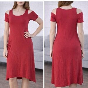 NWT Coco+Carmen cold shoulder cap sleeve dress